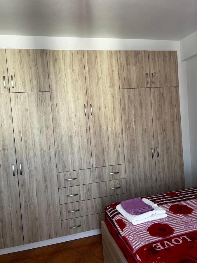 Appartamento Incantevole Con Posto Auto Privato Vlorë Exterior foto